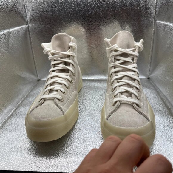 Athletic_Shoes